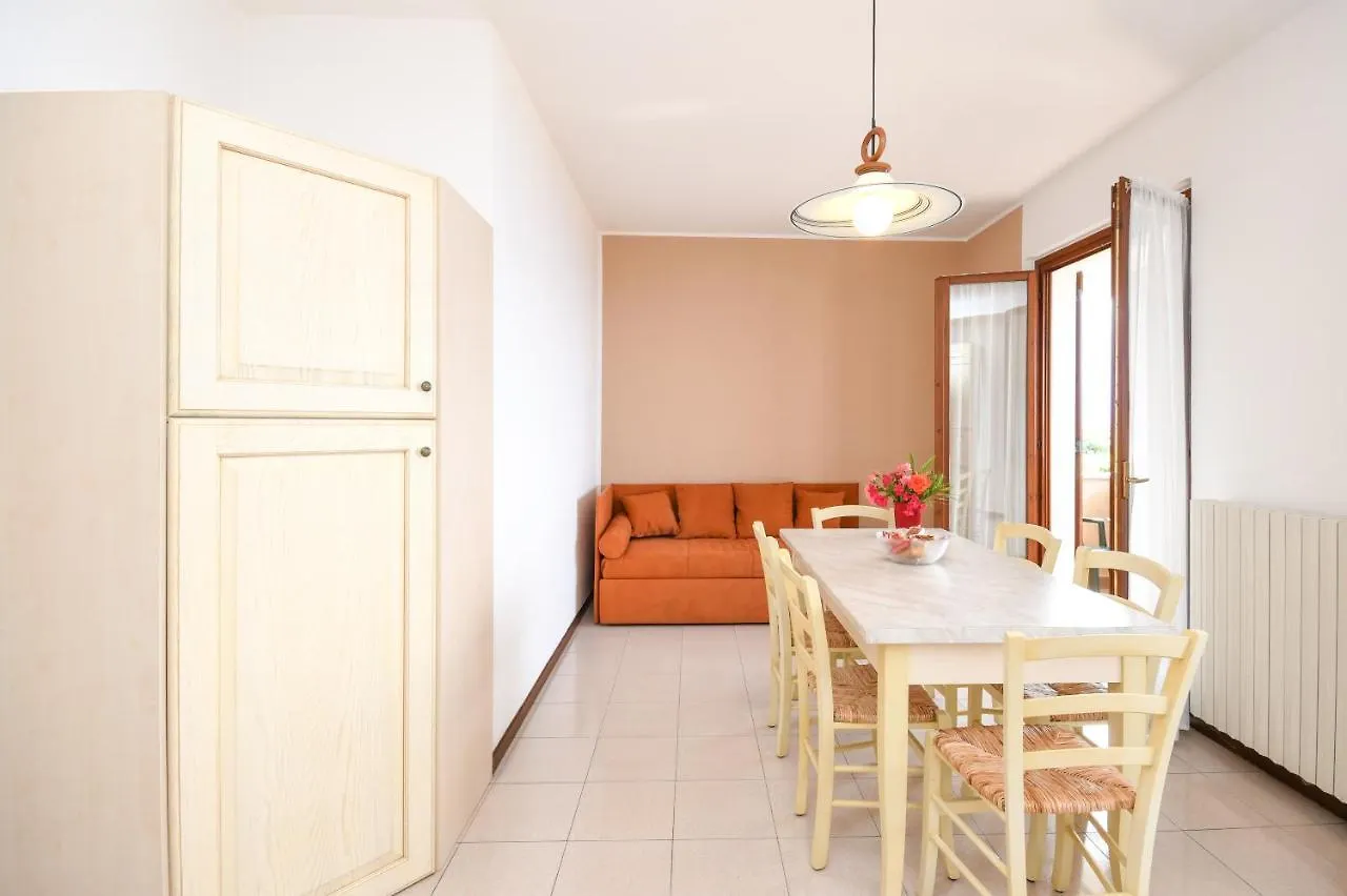 تينيالي Residence Calap إيطاليا